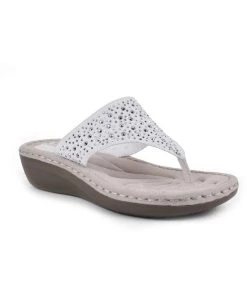 Cliffs by White Mountain Calling Womens Embellished Cushioned Thong Sandals
